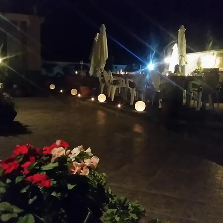 Laura 3* Giardini-Naxos